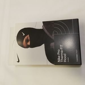 Nike Pro Therma-FIT Hood